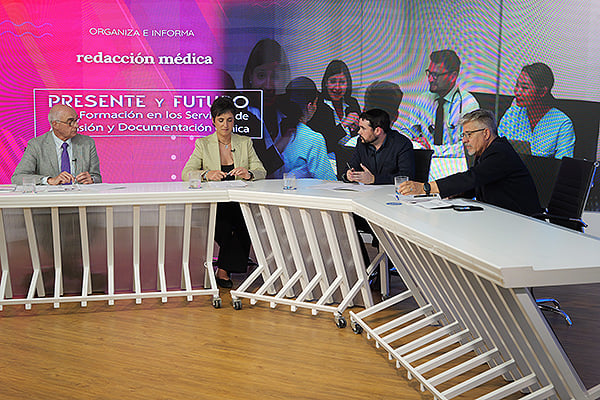 Un instante del debate en Redacción Médica sobre el presente y futuro de la formación en los Servicios de Admisión y Documentación Clínica. 
