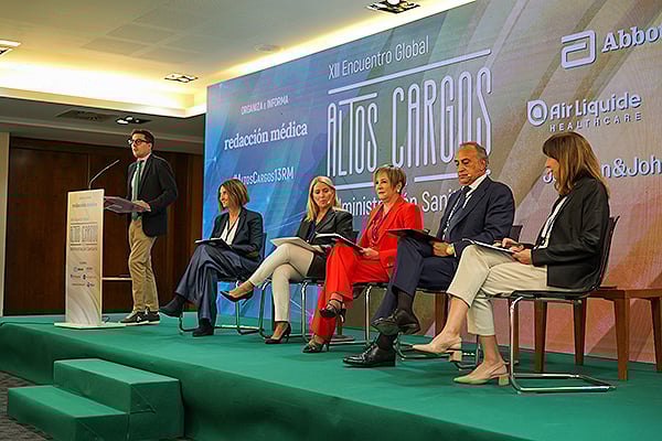 Presentación de la mesa 'Gestión Sanitaria e IA. ¿Mejorará la labor del alto cargo sanitario?' del XIII Encuentro Global de Altos Cargos de la Administración Sanitaria.