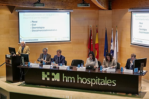 Tertulia médico-jurídica '¿Pueden ser los peritos médicos totalmente imparciales y objetivos?'.