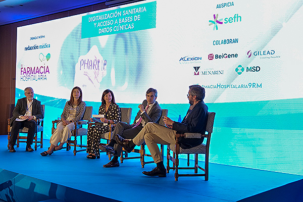 Otro instante de la mesa redonda.