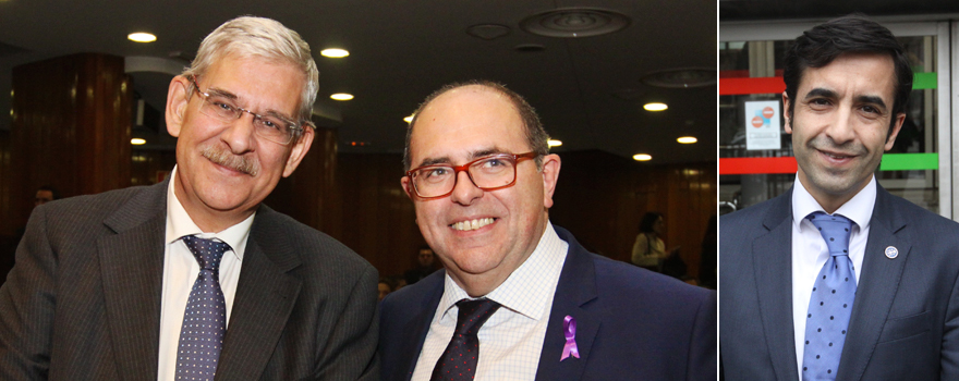 Francisco de Asís Babín, delegado del Gobierno para el Plan Nacional sobre Drogas, con Carlos Moreno, director general de Ordenación Profesional del Ministerio de Sanidad. A la derecha,  José Manuel Rey, consejero de Política Social de Galicia. 