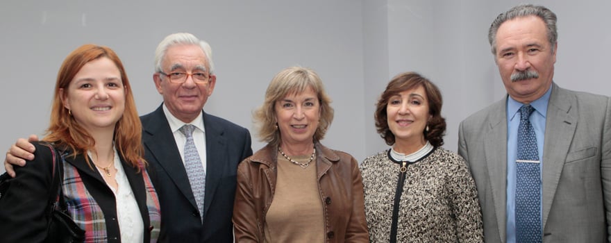 Sagrario Mayoralas, directora médica de Oximesa; Jesús Sánchez Martos, Pilar de Lucas, Emilia Sánchez Chamorro y Carlos A. Jiménez,  coordinador de la Unidad Especializada de Tabaquismo de la Comunidad de Madrid.