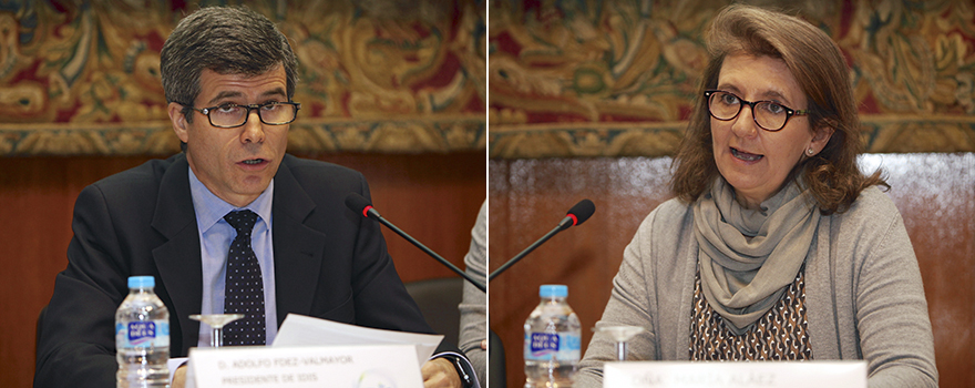 Adolfo Fernández-Valmayor y María Aláez en el momento de la apertura del acto. 