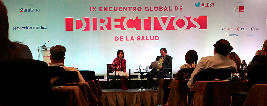 Olga Delgado y Domingo Cacho en el turno de preguntas tras la conferencia.