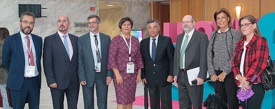 Ismael Escobar, César Pascual, Miguel Ángel Calleja, Eva Negro, Luis González (presidente del Colegio de Farmacéuticos de Madrid), Luis Amaro, Irene Iglesias (decana de Farmacia de la Universidad Complutense) y María del Carmen Lozano (decana de la facultad de Farmacia de la Universidad Alfonso X).