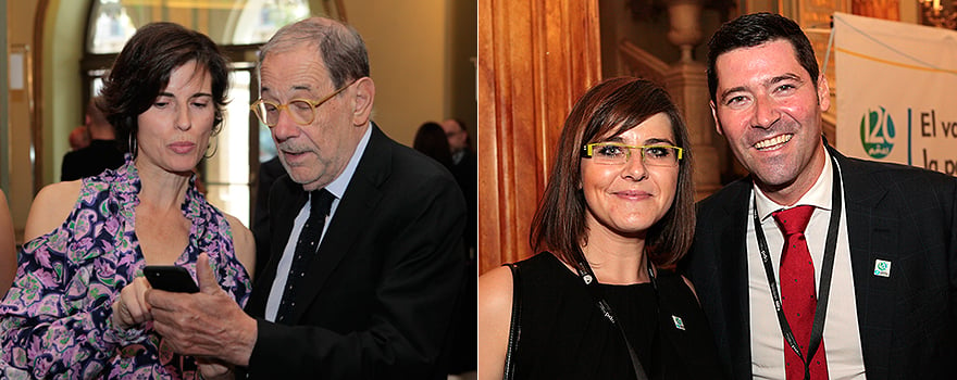 Mercè Faixes, directora de APD y Javier Solana; Anna Mendrela y Juan González.