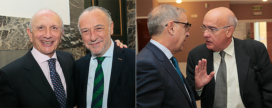 Máximo González Jurado, Presidente del Consejo General de Enfermería, y José María Pino; José Martínez Olmos charla con Boi Ruiz, exconsejero de Sanidad de Cataluña.