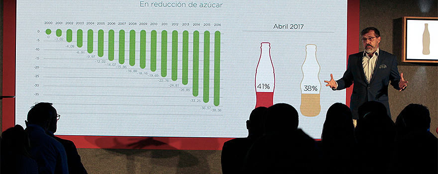 Rafael Urrialde en un momento de la presentación del nuevo enfoque estratégico de Coca-Cola. 