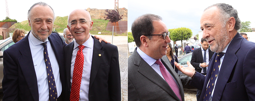 José María Pino y Carlos Arjona. A la derecha, José María Pino conversa con Cecilio Venegas, presidente del Colegio de Farmacéuticos de Badajoz.