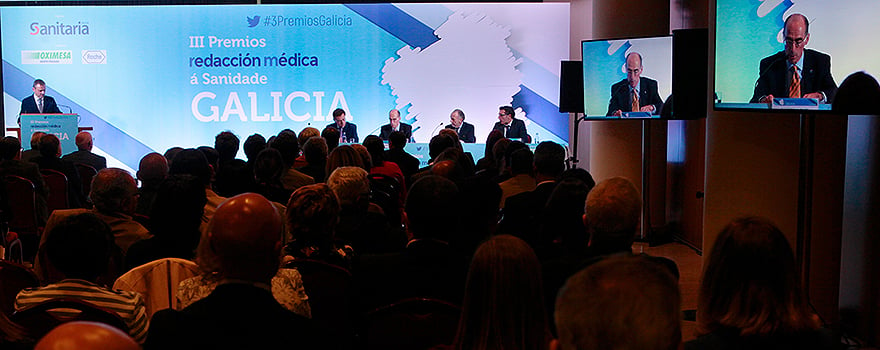El conselleiro de Sanidade, Jesús Vázquez Almuíña, se dirige al auditorio durante su intervención en la entrega de III Premios Redacción Médica á Sanidade Galicia.