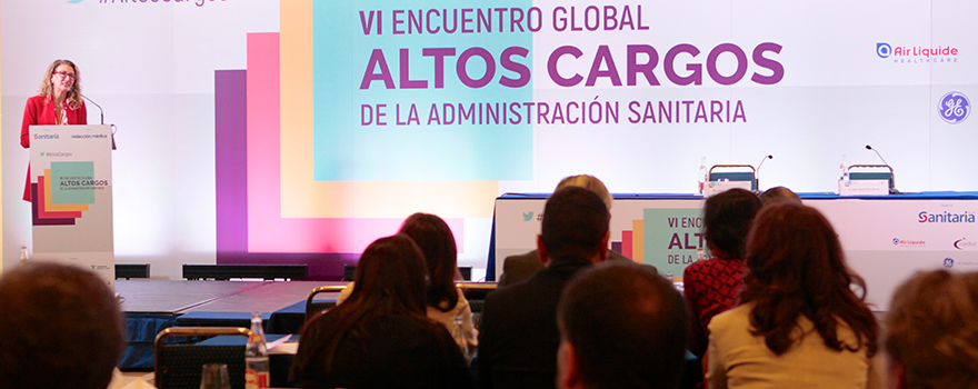 Paloma Casado imparte su conferencia durante el VI Encuentro Global de Altos Cargos de la Administración Sanitaria. 