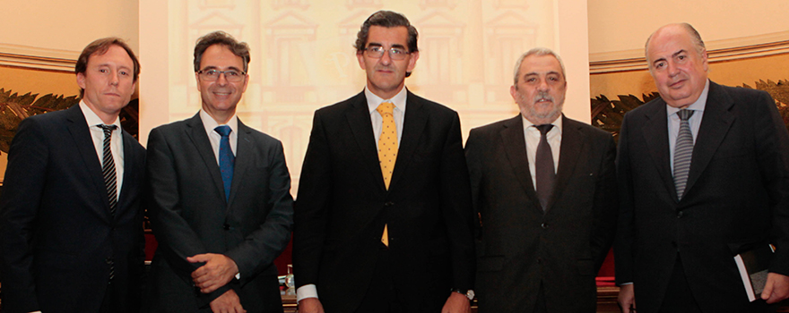 De izquierda a derecha, Carlos Sardinero García, José Carlos López Martínez, Juan Abarca, Luis Bernaldo de Quirós y Ricardo de Lorenzo. 