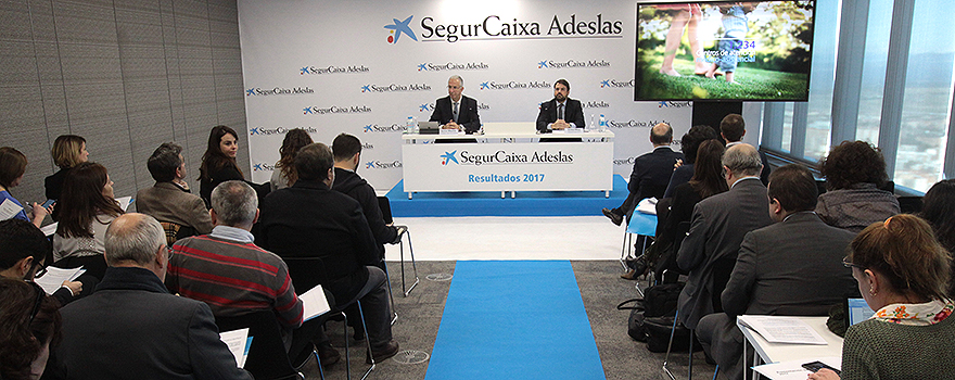 Aspecto de la sala durante la presentación.