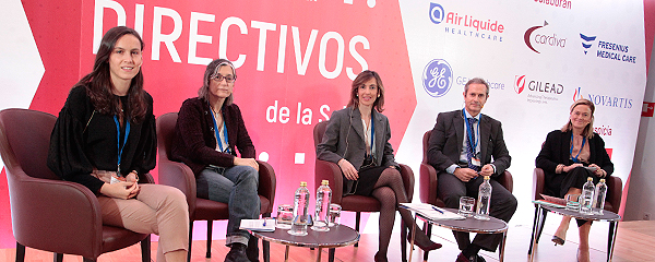 Los participantes, instantes antes de iniciarse el debate. 