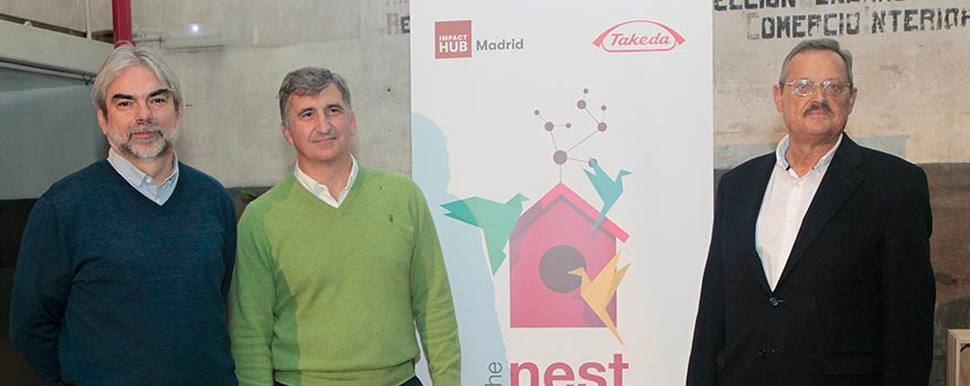 Antonio González, CEo de Impact Hub Madrid; Ignacio González, director general de Takeda en España, y Manuel Cobo, mentor de 'The Nest'.