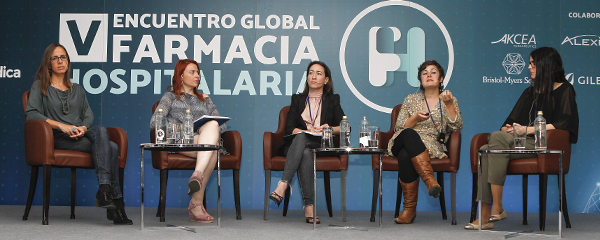 Aurora Fernández Polo, Belén Cantón Álvarez, Maite Sarobe Carricas (jefa de Farmacia del Hospital de Navarra), Nuria Sala Vilajosana y Ana García Robles.