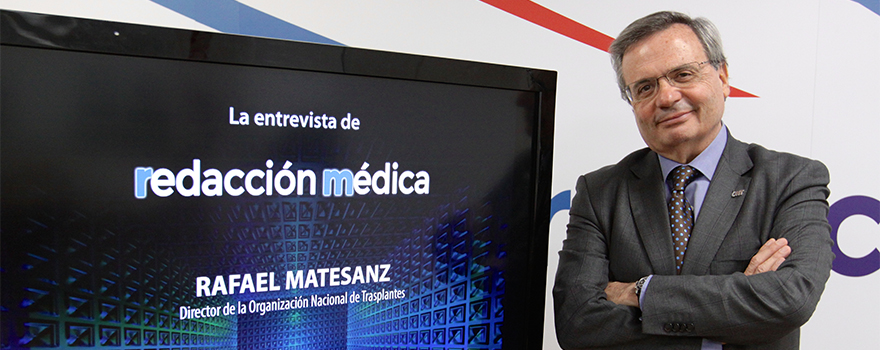 La entrevista de Rafael Matesanz ha tenido lugar en el plató de Sanitaria 2000.