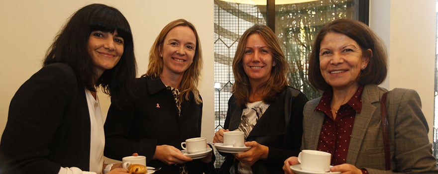 Beatriz Navarro, María José Núñez, Raquel Galán y Marcela Núñez, del departamento médico de Roche.