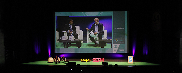 Aspecto de la sala durante la conferencia de clausura de Vicente del Bosque.