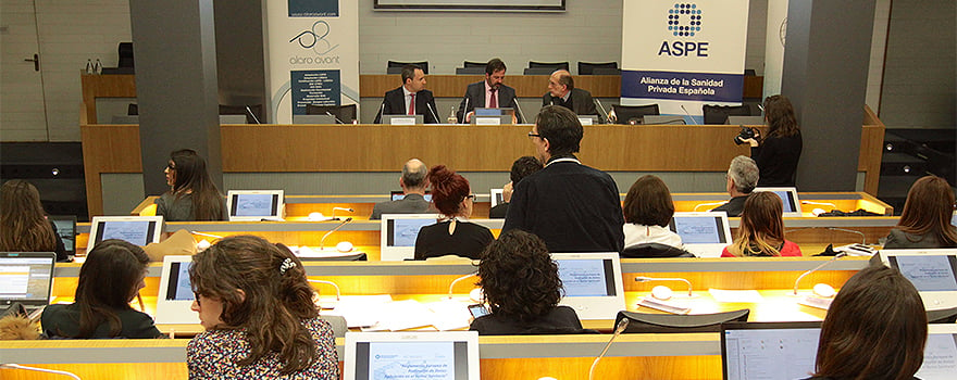 Vista general de la sala durante la presentación de la Jornada sobre el Reglamento Europeo de Protección de Datos.
