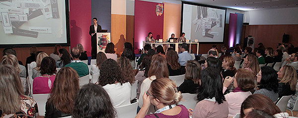 Aspecto de la sala durante la mesa redonda: Los Medicamentos se mueven.