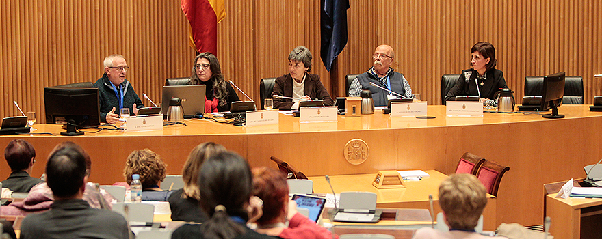 Aspecto de la primera mesa de la jornada.