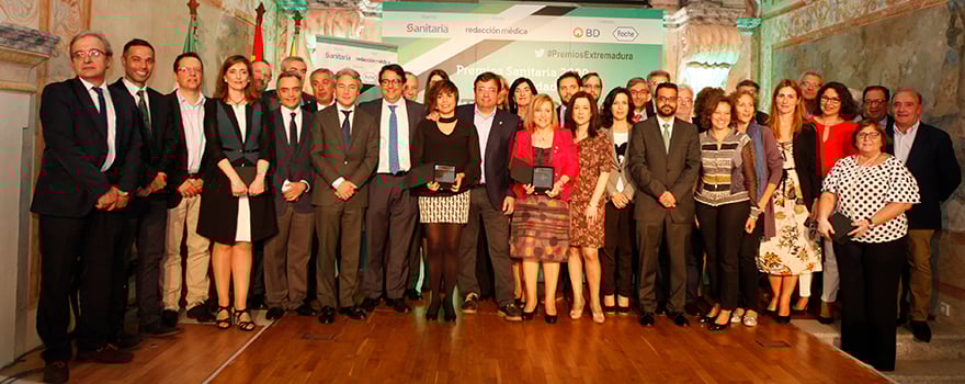 Foto de familia con todos los premiados.