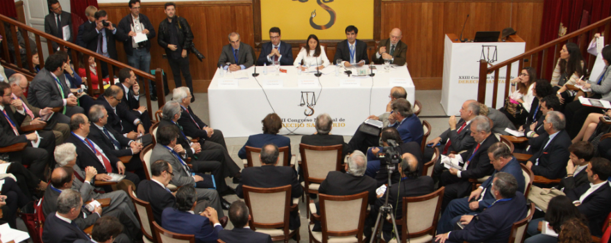 Vista general del pequeño anfiteatro del Colegio Oficial de Médicos de Madrid