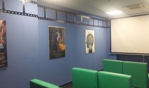  El hospital de Torrejón y Disney inauguran una sala de cine infantil