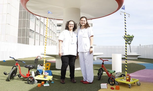 Laura Espinosa y Laura García son madre e hija y comparten Servicio en el Hospital de La Paz