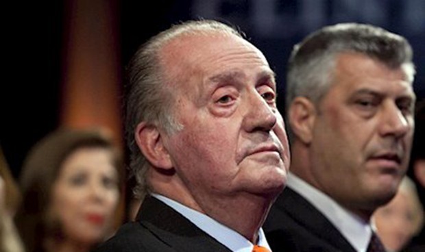 'Cambian' a Juan Carlos I por la sanidad pública en Cádiz