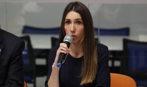 ¿Cómo reclamar el pago de la atención continuada en las extras si eres MIR?