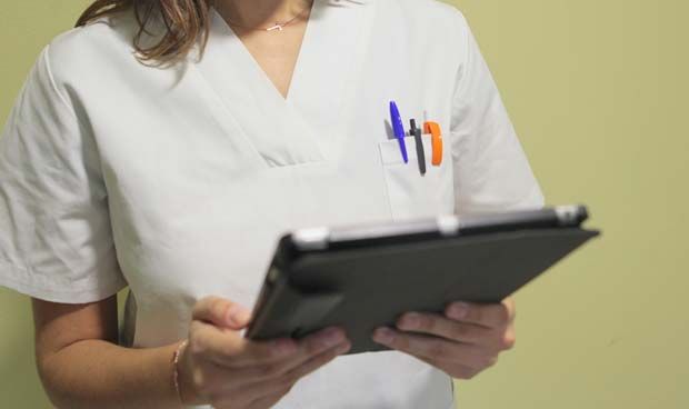 "De 12 pacientes hoy, 9 me han llamado 'nena', 'chata' o 'cariño'"