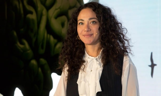 Giovanna Fico, psiquiatra e investigadora postdoctoral de la Unidad de Trastornos Bipolares y Depresivos del Hospital Clínic, analiza la relación entre medio ambiente y salud mental