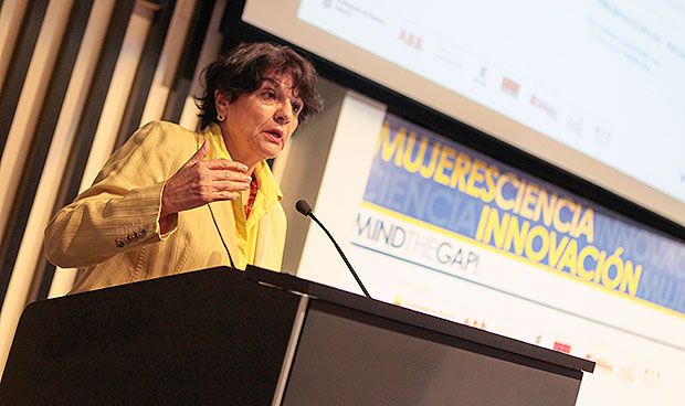 "El CV científico debería ser ciego para que pese más talento que género"