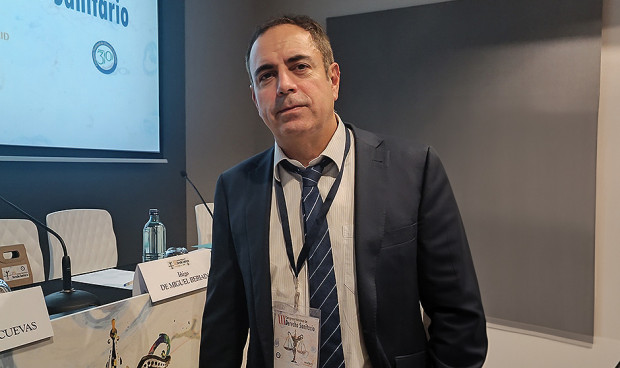 Joaquín Cayón, investigador que afirma que se deben proteger legalmente nuestros pensamientos