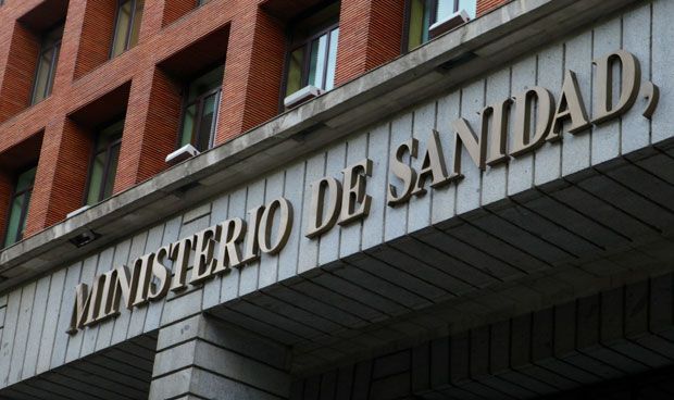 “El Ministerio no permite contratar médicos sin título de especialista”