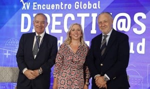  José Soto; Inmaculada Vázquez y José María Pino, El XV Encuentro Global de Directiv@s de la Salud subraya la necesidad de formar a los gestores para transformar el SNS