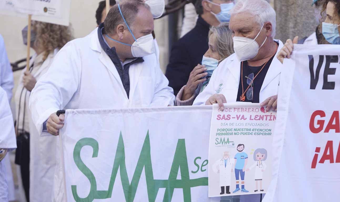  El SMA pide 1.300 facultativos más para atender la demanda asistencial