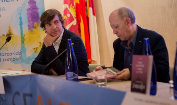 Alfredo Guerrero y Enrique Galindo en la conferencia sobre suicidio de las Jornadas SEMG CLM.