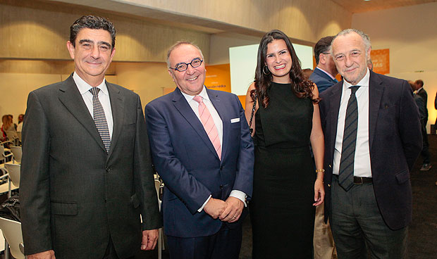 "El trabajo en equipo y el diálogo son el espíritu de la sanidad canaria"