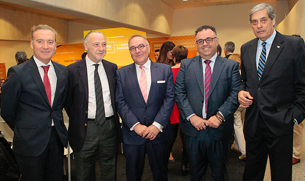 "El trabajo en equipo y el diálogo son el espíritu de la sanidad canaria"