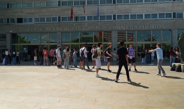 Terminar la PAU y dudar si hacer Medicina o Enfermería. Esta es la tesitura de una estudiante.