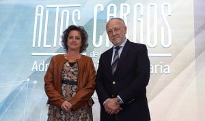 Catalina García, consejera de Salud y Consumo de la Junta de Andalucía; y José María Pino residente-editor de Redacción Médica en la inauguración del XII Encuentro Global de Altos Cargos.
