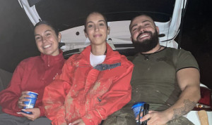 Una enfermera explica que está doblando turnos para cubrir a sus compañeros afectados por la DANA