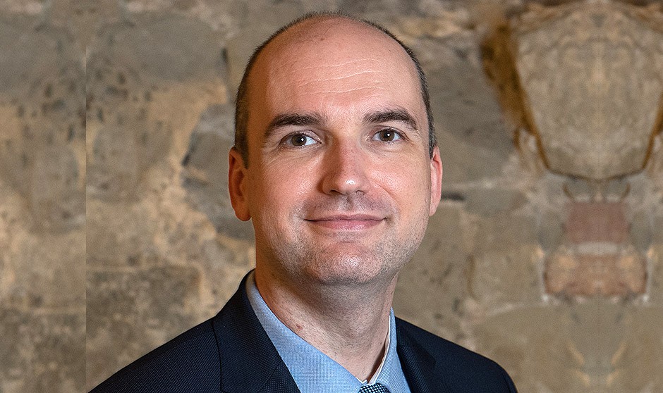 "Farmacia Hospitalaria debe adoptar un cuidado multidisciplinar holístico"