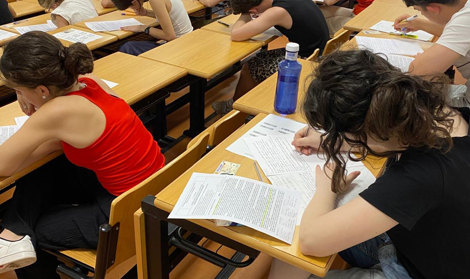 María, quien quería hacer Medicina, tuvo que dejar la carrera por la falta de conciliación en la universidad.