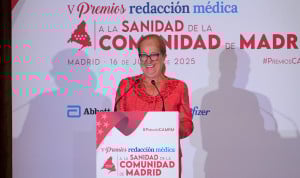 Mercedes Cuesta, directora médica del Hospital Ruber Internacional-Quirón Salud, recoge su galardón en los V Premios Redacción Médica a la Sanidad de la Comunidad de Madrid. 