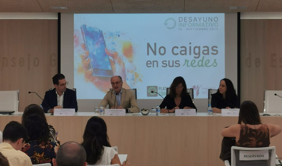 "La burbuja digital piensa en todo menos en la salud del paciente"