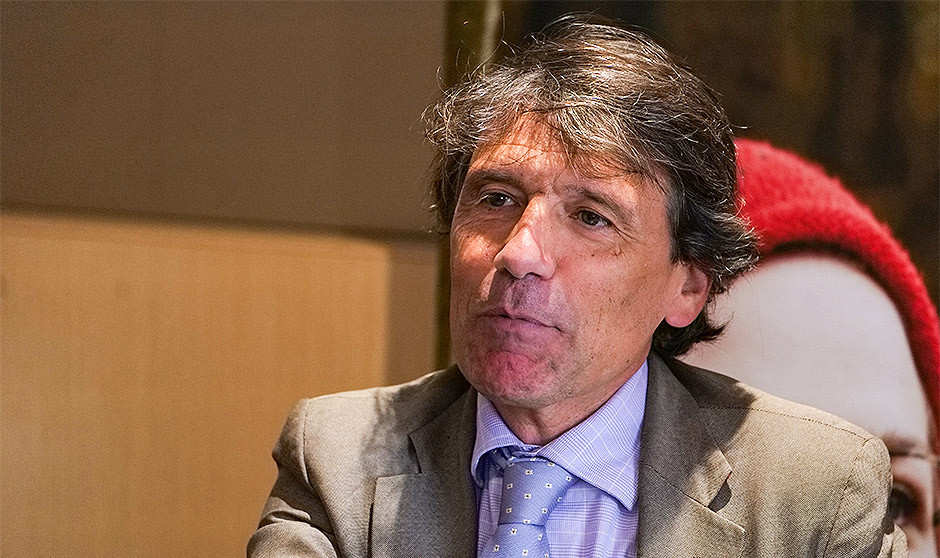  Celso Arango, jefe del nuevo servicio de Psiquiatría Infantil del Hospital Universitario La Paz.  Celso Arango es el nuevo jefe del Servicio de Psiquiatría Infantil en La Paz y destaca que necesita una Enfermería comprometida, cercana y humanizada